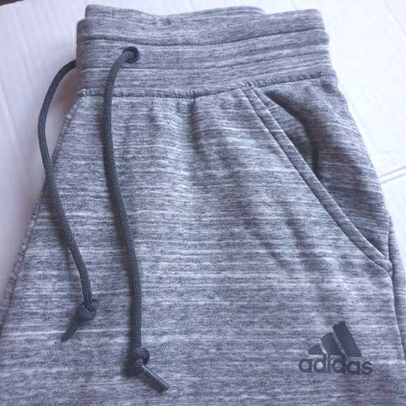 Adidas Women's Sport 2 Street French Terry Wide Culottes in a 2-Tone Grey XS - Picture 4 of 16